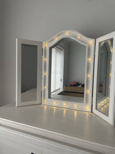 Tri fold led lighted - tri-fold, tabletop